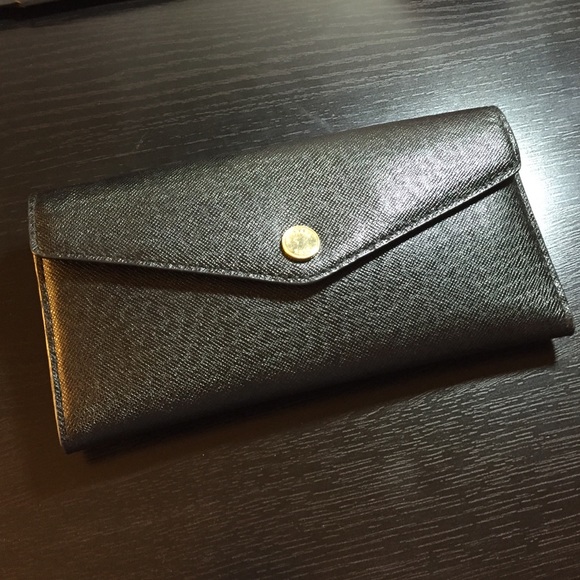 Michael Kors Saffiano envelope wallet