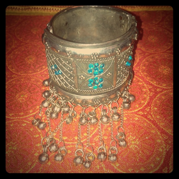 Boutique Jewelry - Gypsy Style Jangle Cuff