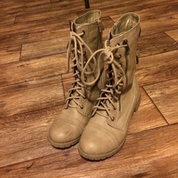 Awesome Tan Combat Boots - Picture 2 of 4