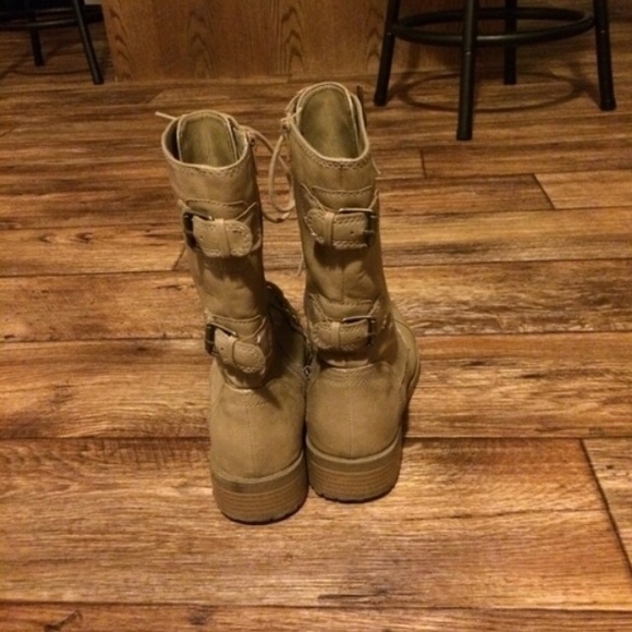 Awesome Tan Combat Boots - Picture 3 of 4
