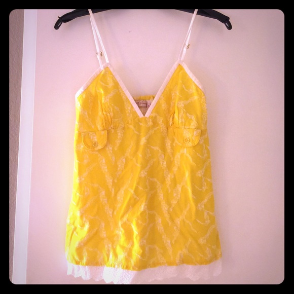 Yellow baby doll sleeveless top with lace trim