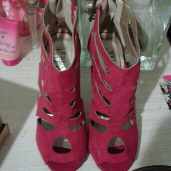 Heels - Picture 4 of 4