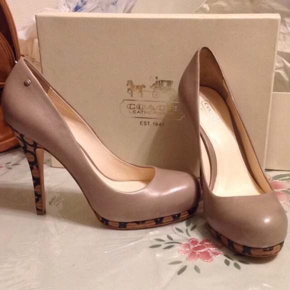 Coach heels 👠