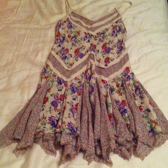 *TRADED* Fairy-like light flowery dress - Picture 1 of 3