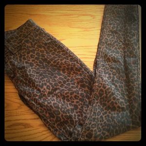 Leopard skinny jeans!