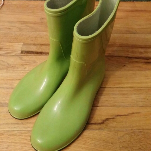 Cute amazing condition rain boots