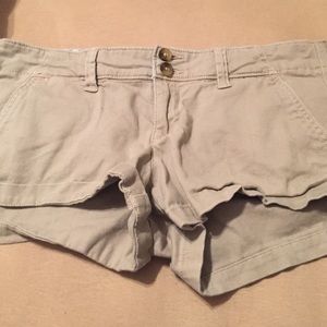 Beige American eagle shorts
