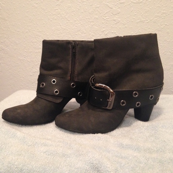 Black ankle boots by decree