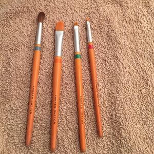 Lauren Hutton makeup brash