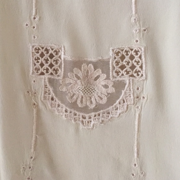 Flowy blouse for spring. FLASH SALE - Picture 2 of 4