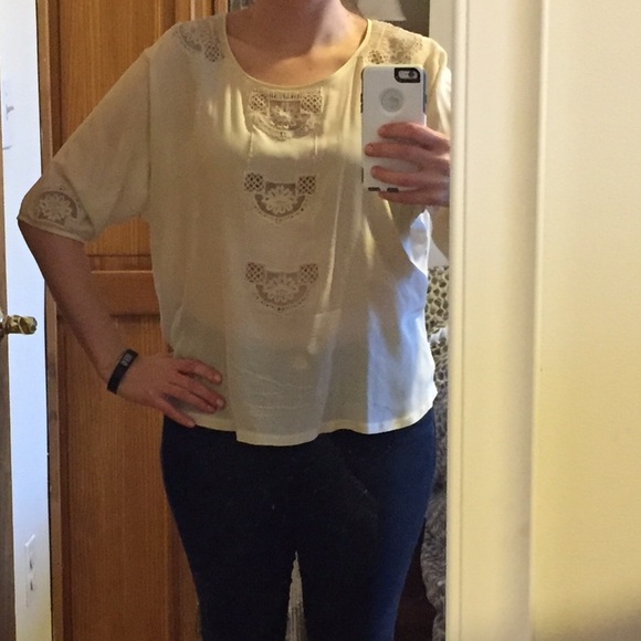 Flowy blouse for spring. FLASH SALE - Picture 4 of 4