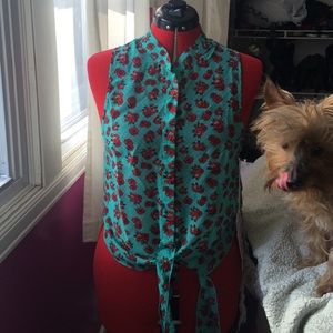 **ON HOLD*** NWT Iron Fist Rose button down