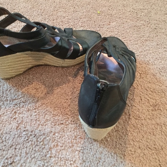 Worn once shoes - Picture 3 of 3