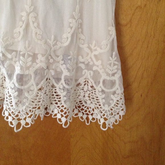 🚫🌹🚫Urban Outfitters lace top - Picture 2 of 4