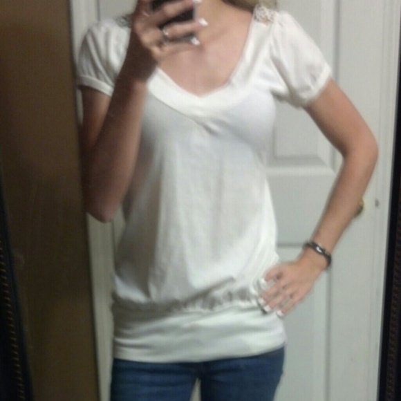 White short sleeve top!