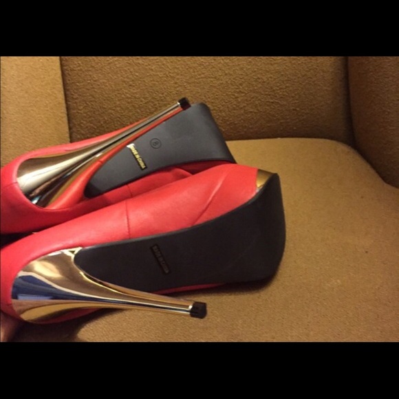 Pumps - Picture 3 of 3