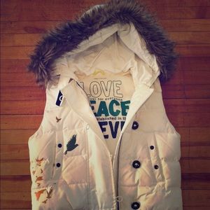 Gap White Puffer Vest