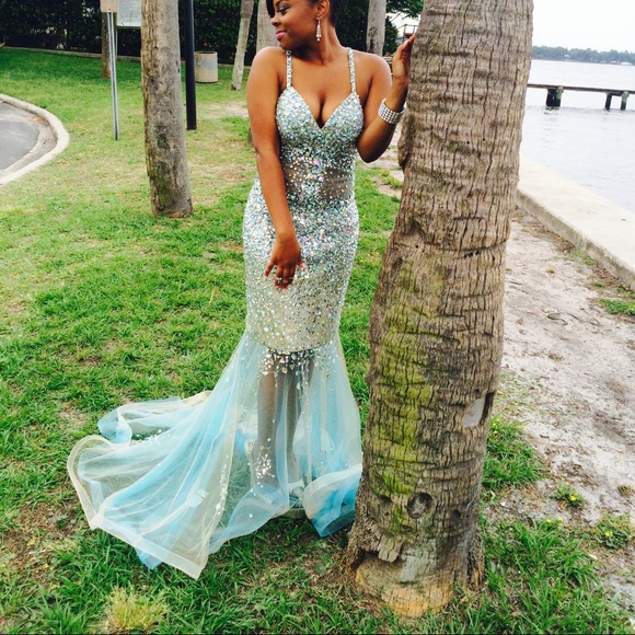 PROM DRESS - Picture 2 of 3