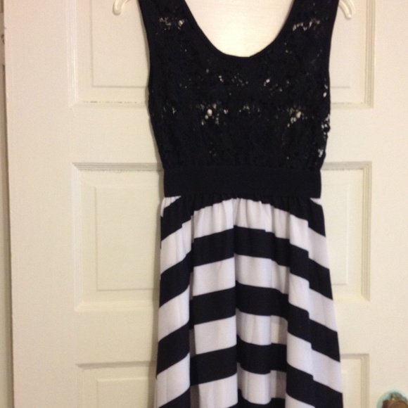 Take 20% OFF Maxi Dress, black/white NWNT