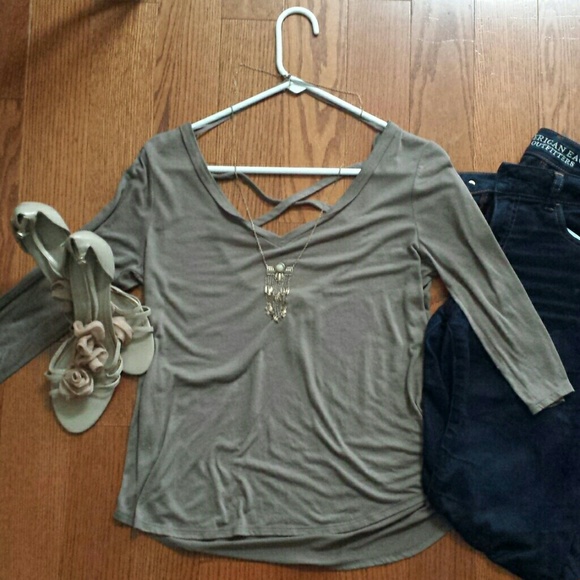 Taupe 3/4 Sleeve Shirt!