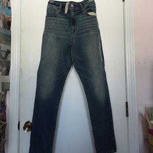 Medium wash skinny jeans