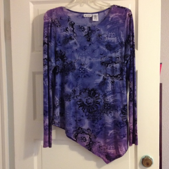 Bundle this top and yellow batwing size medium