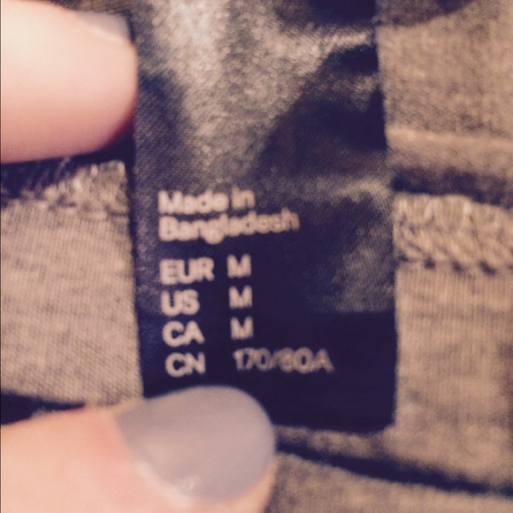 Basic grey skirt! - Picture 2 of 2