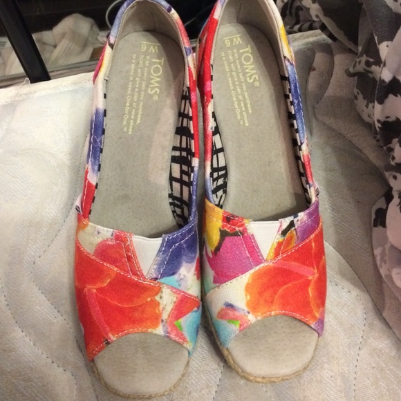 Womens toms wedges!