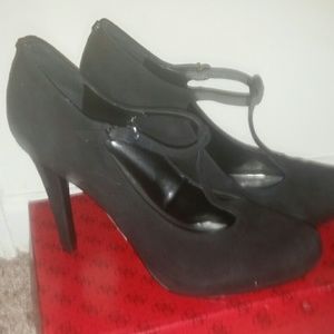 Guess black suede heels