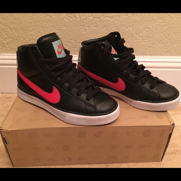 NIKE - "Blazer" Women's high tops