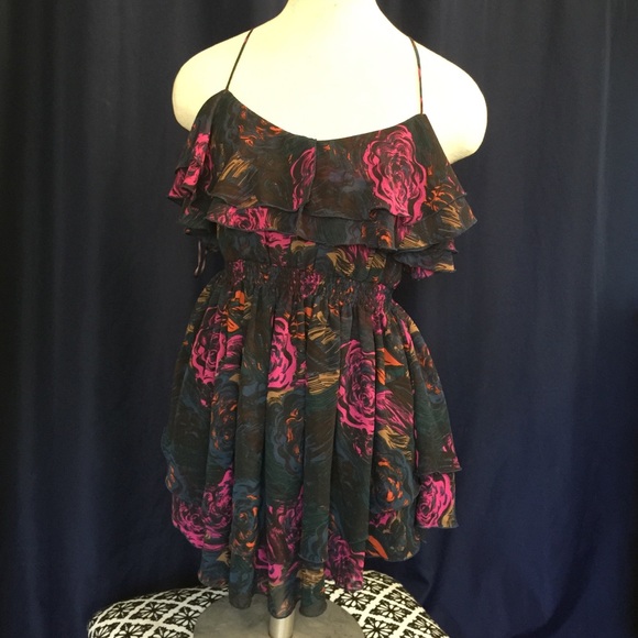 Flower layered top - Picture 1 of 3