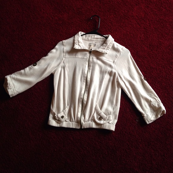 Small off-white light jacket from Pacsun