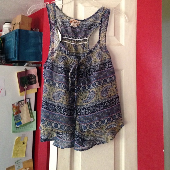 Adorable design sheer vest.