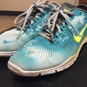 Nike Free TR Fit 4💛