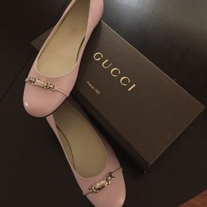 Size 9 lavender Gucci flats