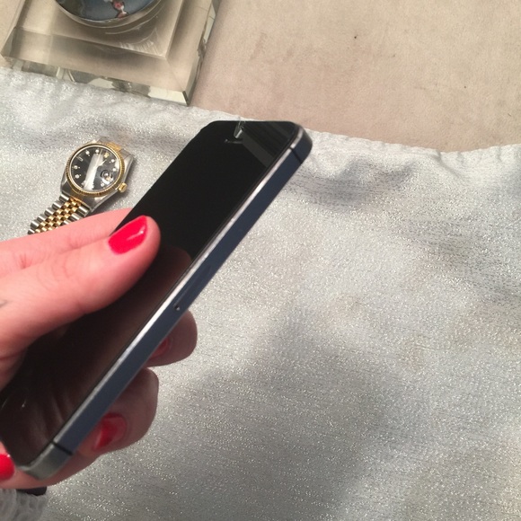 Apple IPhone 5S 16Gb Verizon - Picture 4 of 4