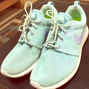 ❌ON HOLD❌Nike Roshe Run💎