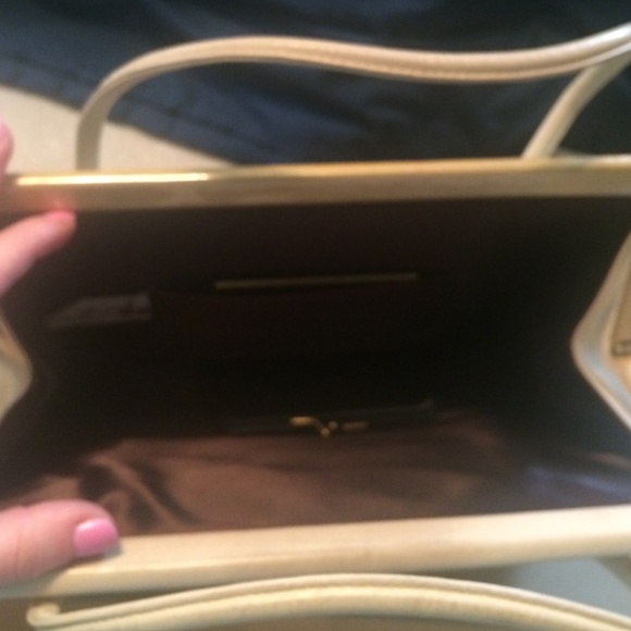 Cream Handbag - Picture 2 of 2