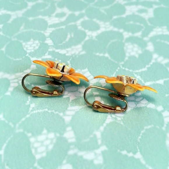 Vintage Orange Flower Earrings Boho screw back - Picture 2 of 3