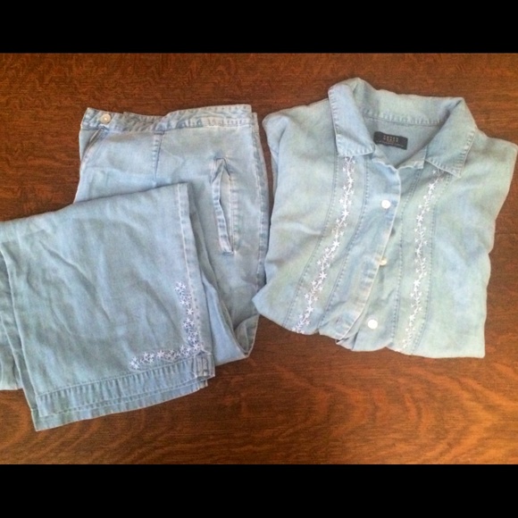 NEW LISTING❤️2Pc CAPRI SET - Picture 2 of 4