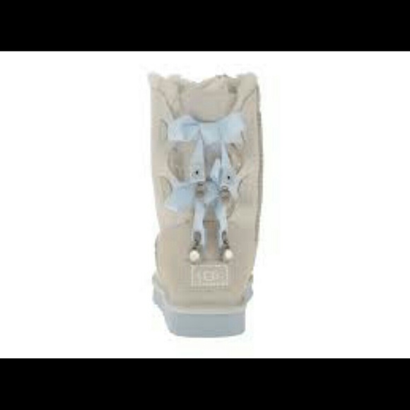 Bailey bow "I do" Uggs