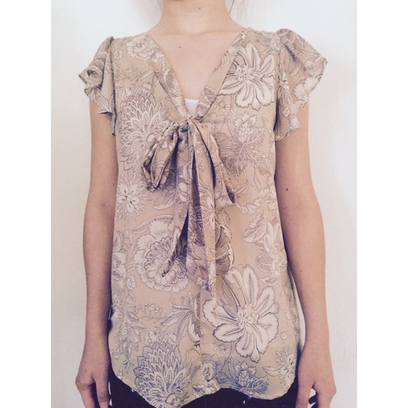 Neutral Floral Blouse.