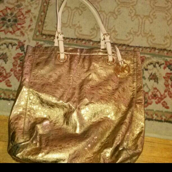 Michael kors tote bag only(NOT STRAPS)