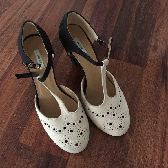 Urban outfitters shoes size 6 - Picture 3 of 4