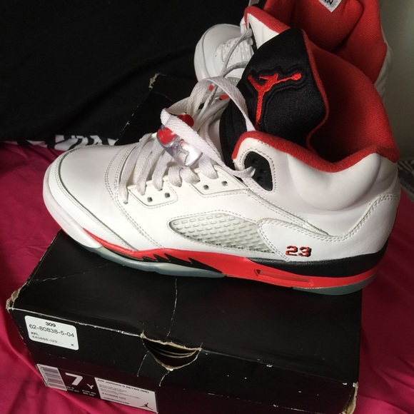 Jordan retro 5s Fire Reds