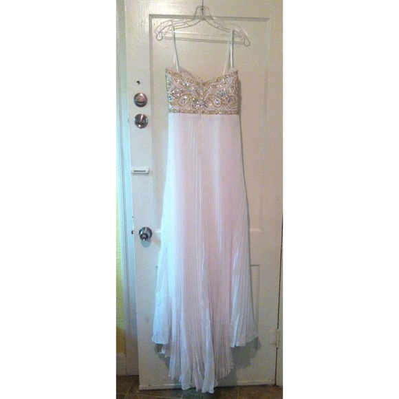 Sherri Hill Prom Dress - Picture 2 of 4