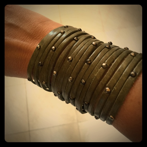 3 leather  3 " and 1" wide snap on bracelet *