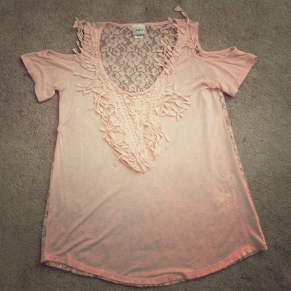 Daytrip (from Buckle) lace back shirt