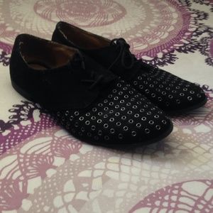 black classic shoes..