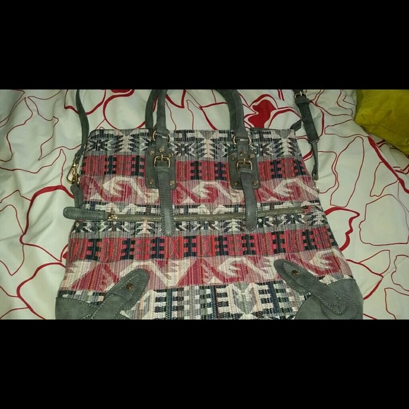 Urban expressions crossbody bag - Picture 2 of 4